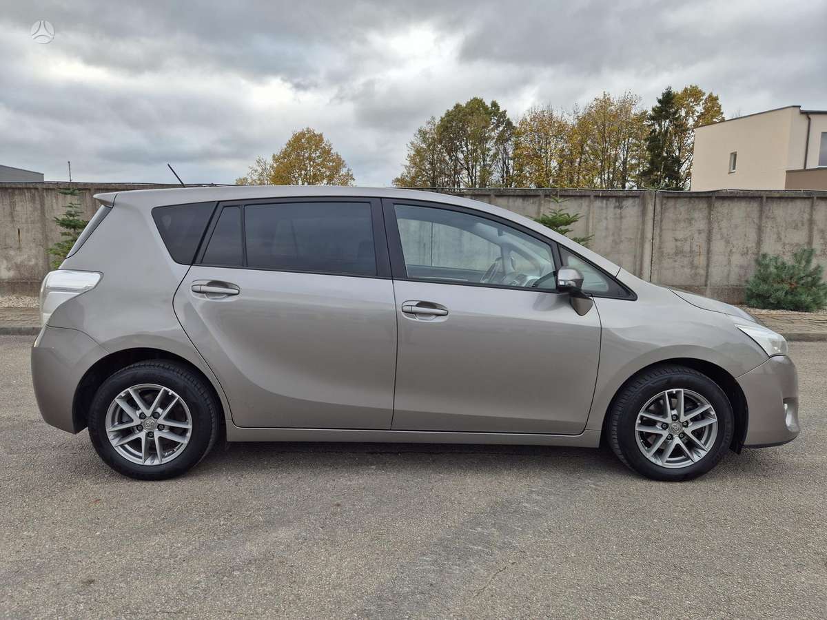 Toyota Verso 2015 — photo 5