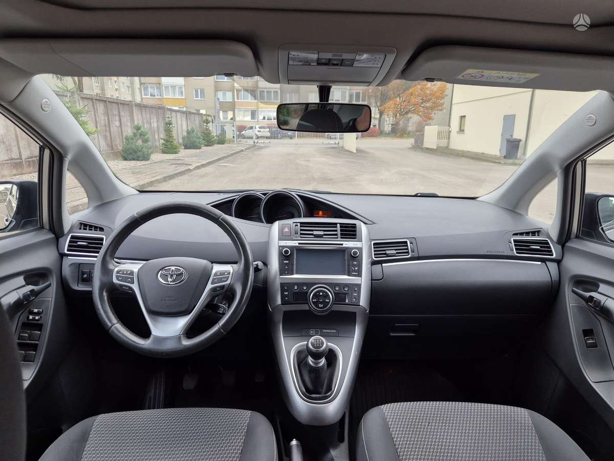 Toyota Verso 2015 — photo 9