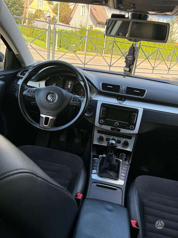 Volkswagen Passat 2013 — photo 11