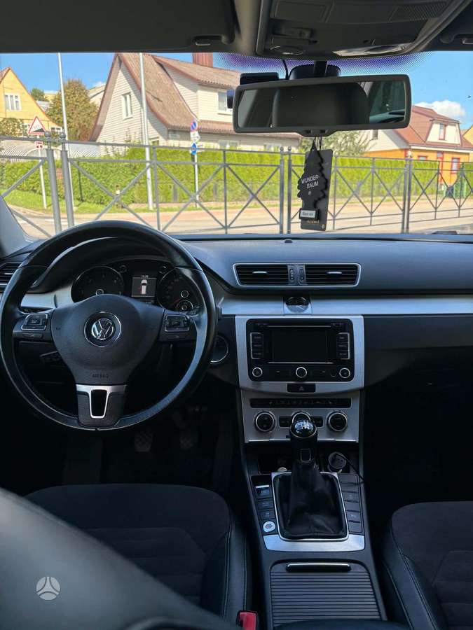 Volkswagen Passat 2013 — photo 12
