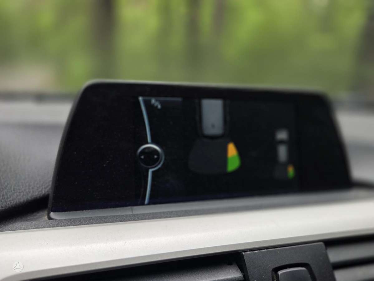 BMW 320 2013 — photo 11