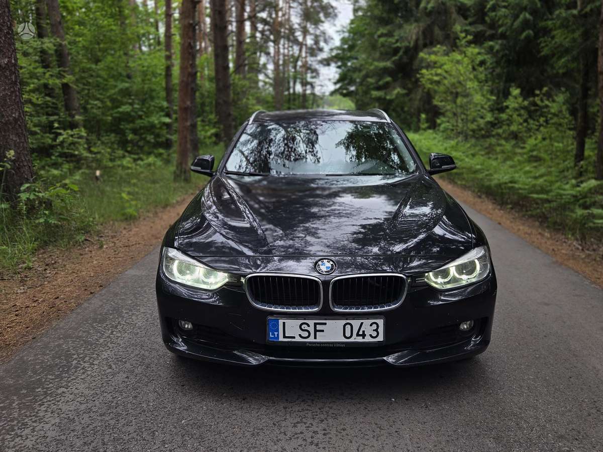 BMW 320 2013 — rear view