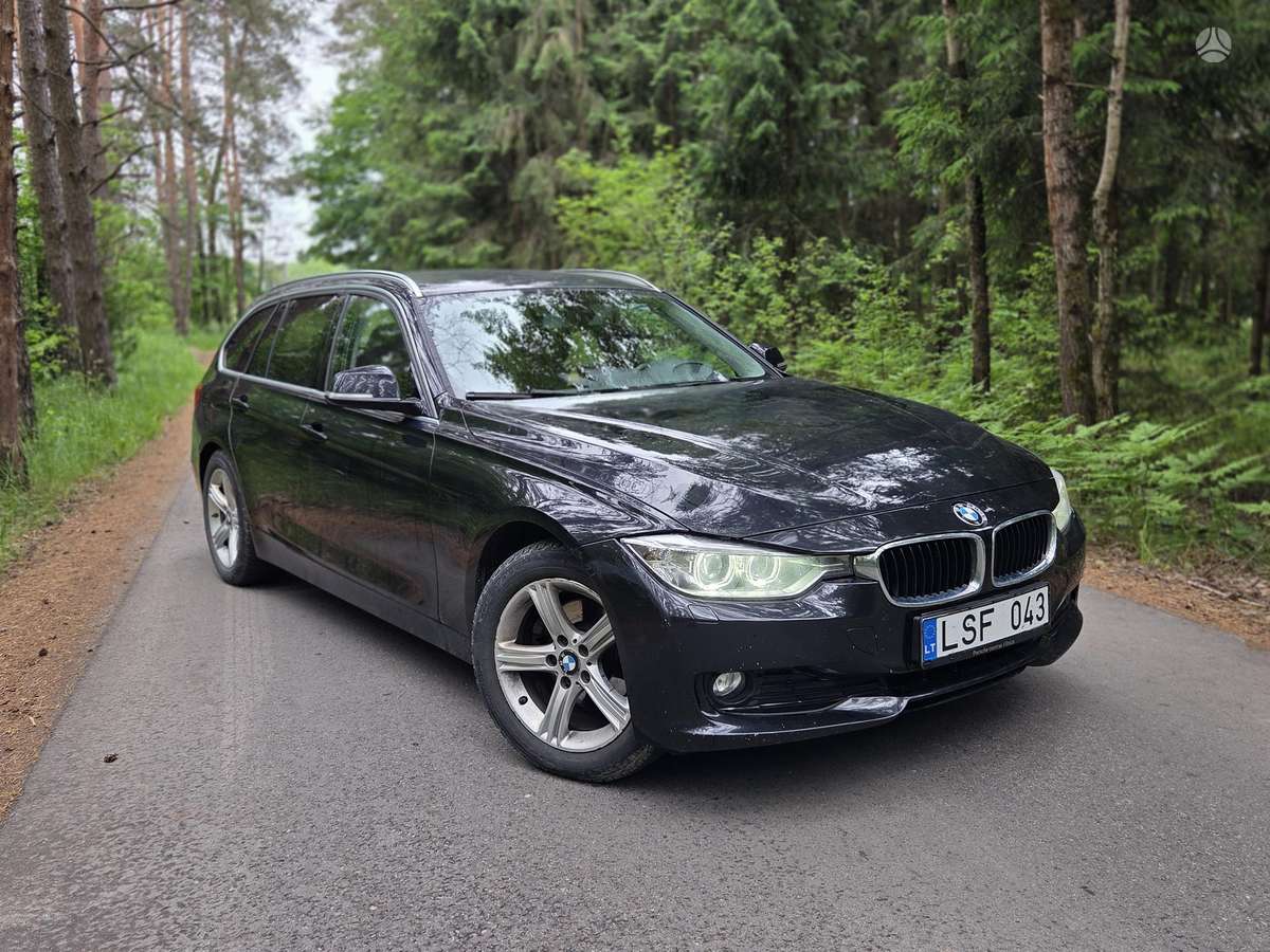 BMW 320 2013 — interior