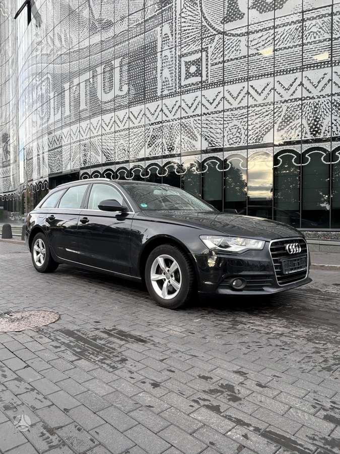 Audi A6 2012 — вигляд ззаду