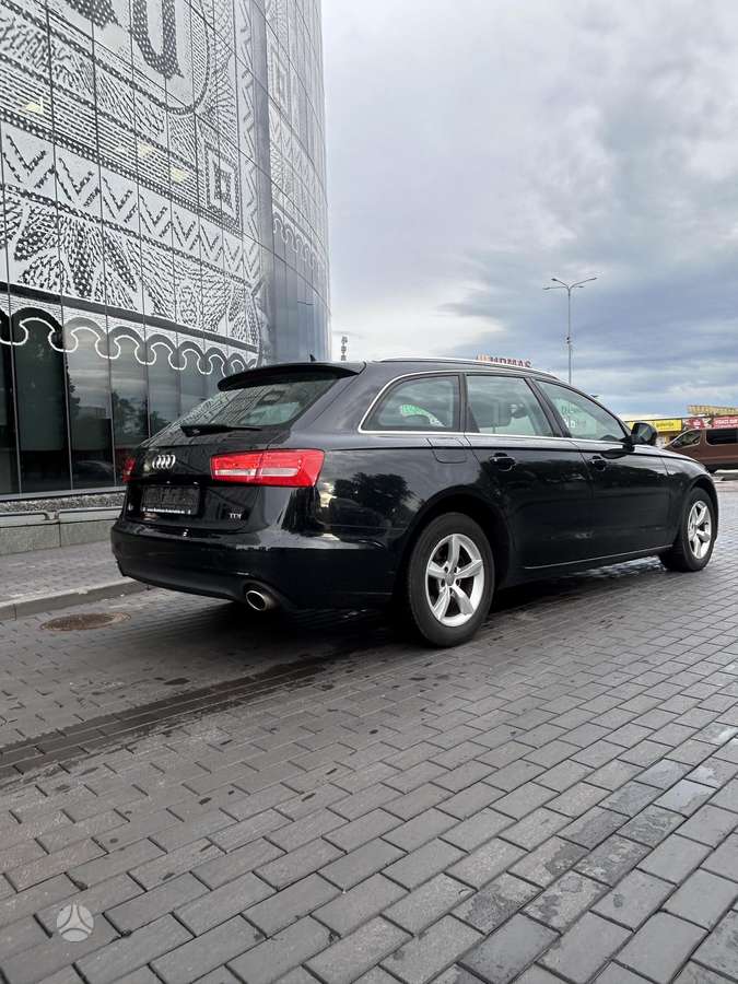 Audi A6 2012 — салон