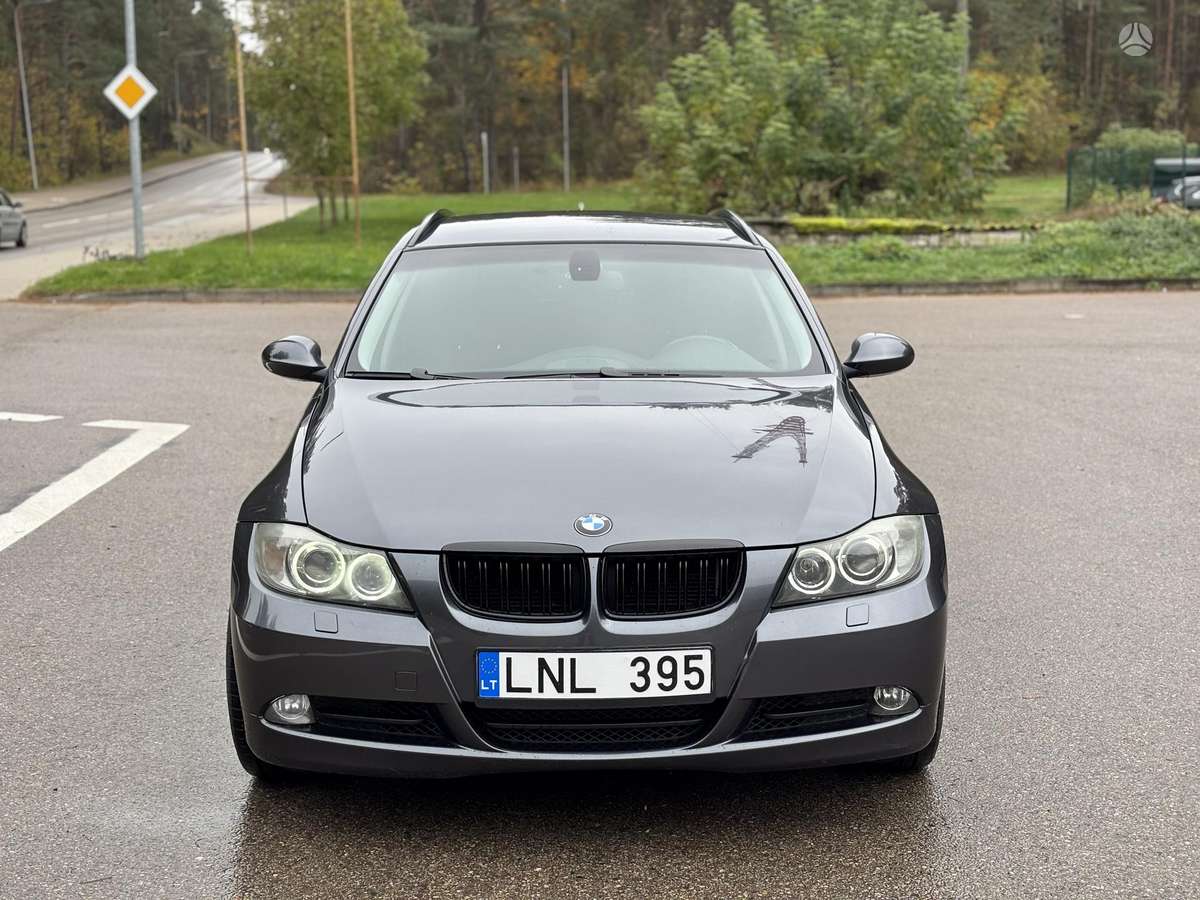 BMW 320 2006 — interior