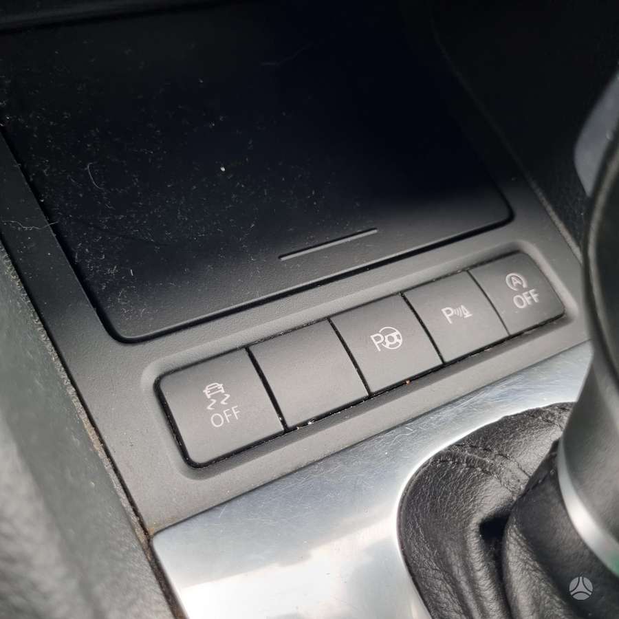 Volkswagen Golf 2011 — photo 16
