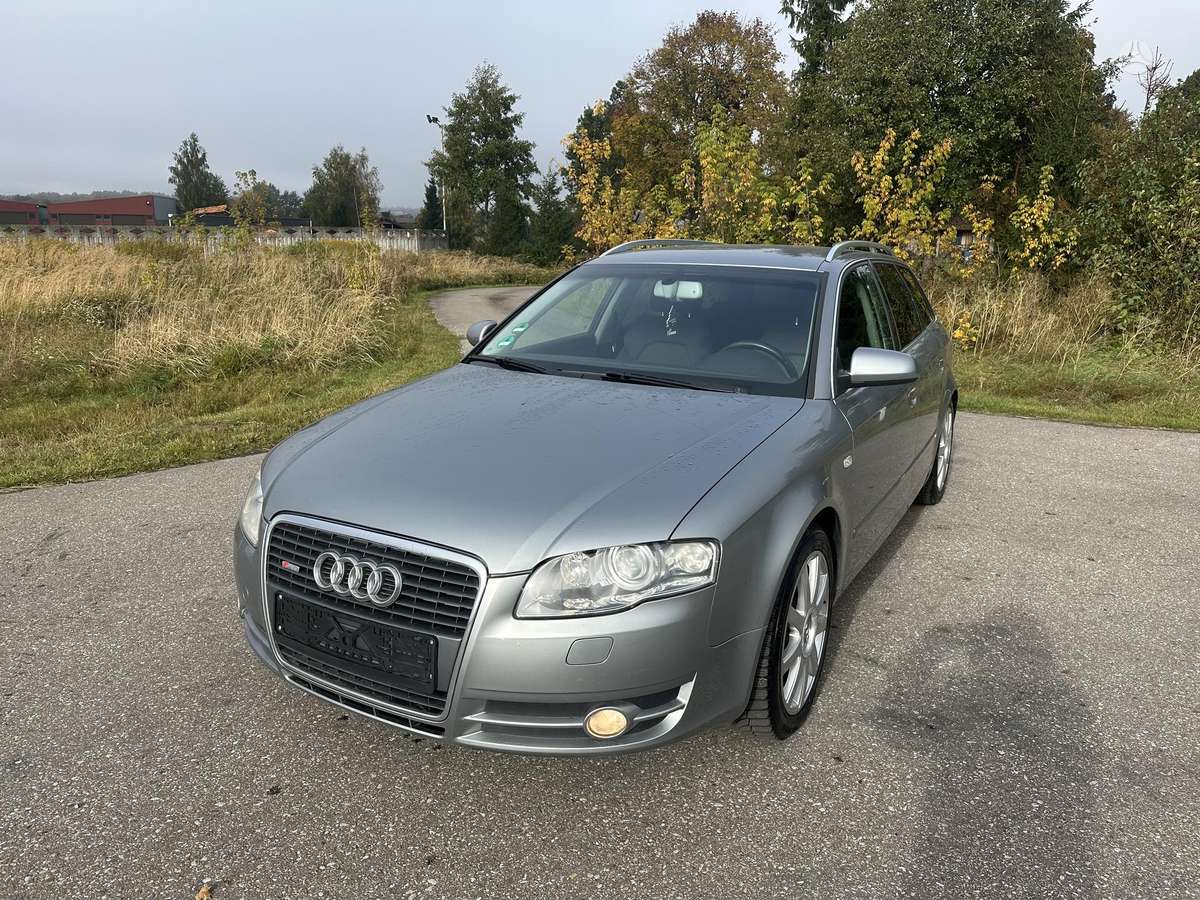 Audi A4 2007 — салон