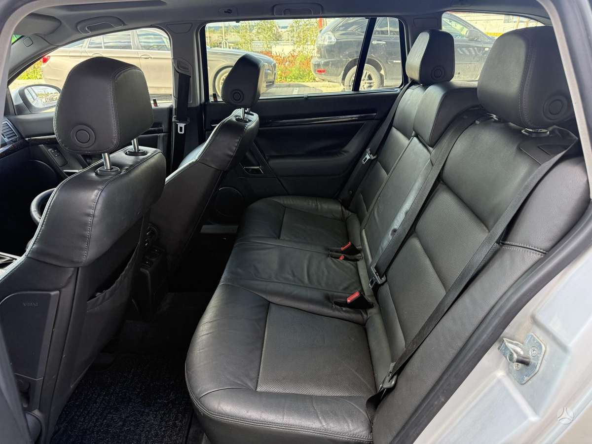 Opel Vectra 2004 — photo 12