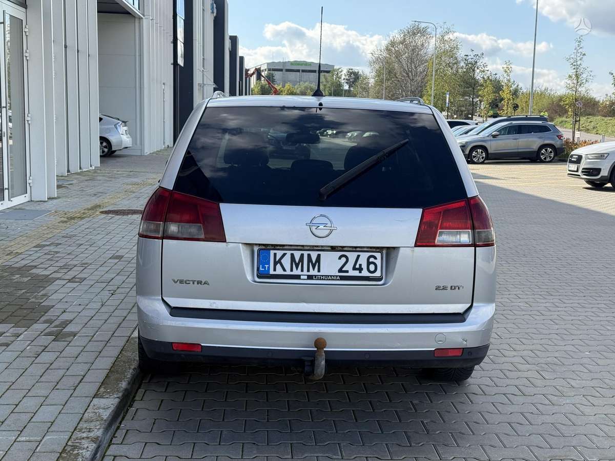 Opel Vectra 2004 — photo 5
