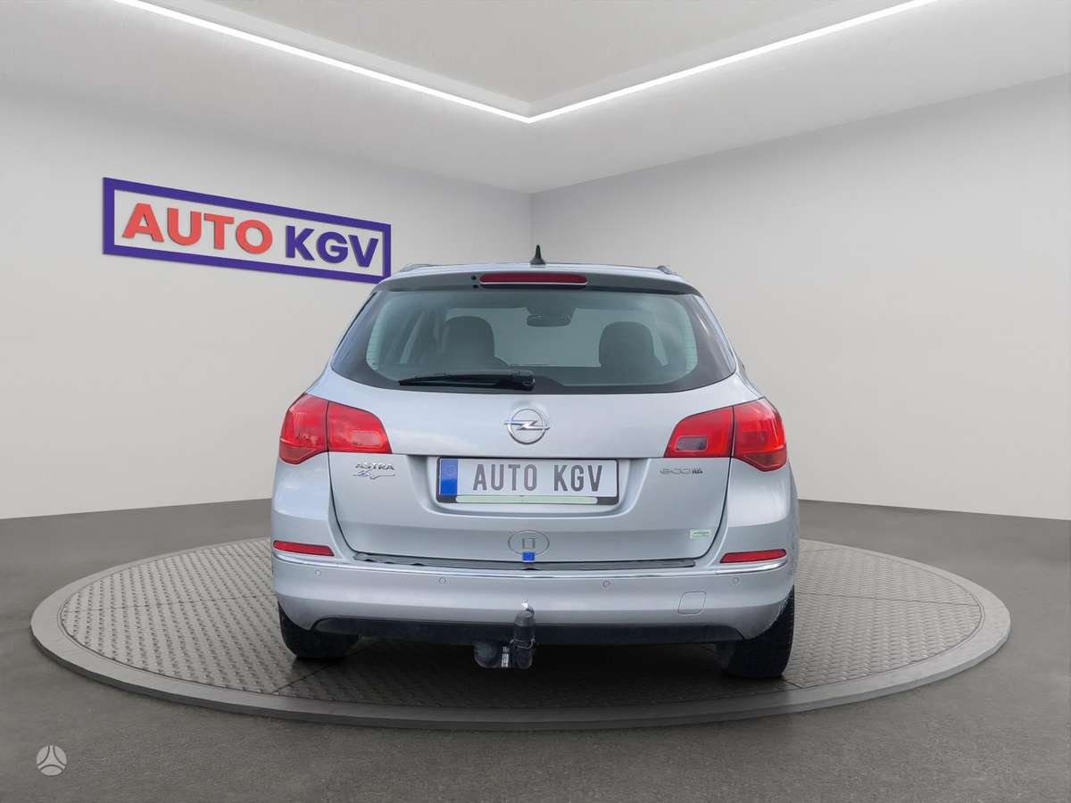 Opel Astra 2015 — engine 1600 cm³, 110 HP (81kW)