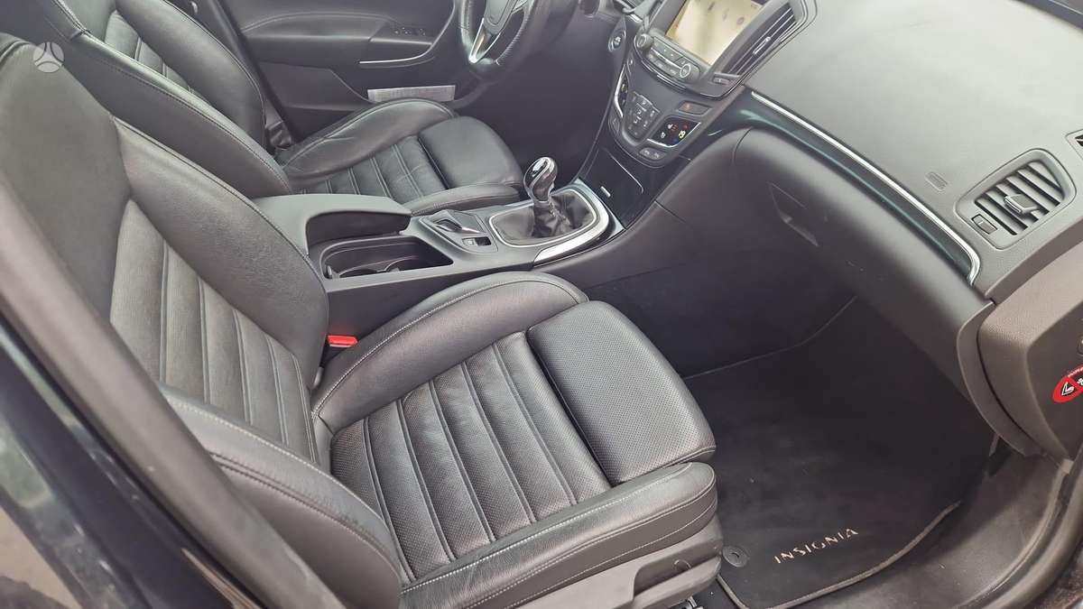 Opel Insignia 2013 — photo 16