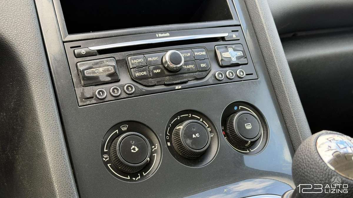 Peugeot 5008 2010 — photo 14
