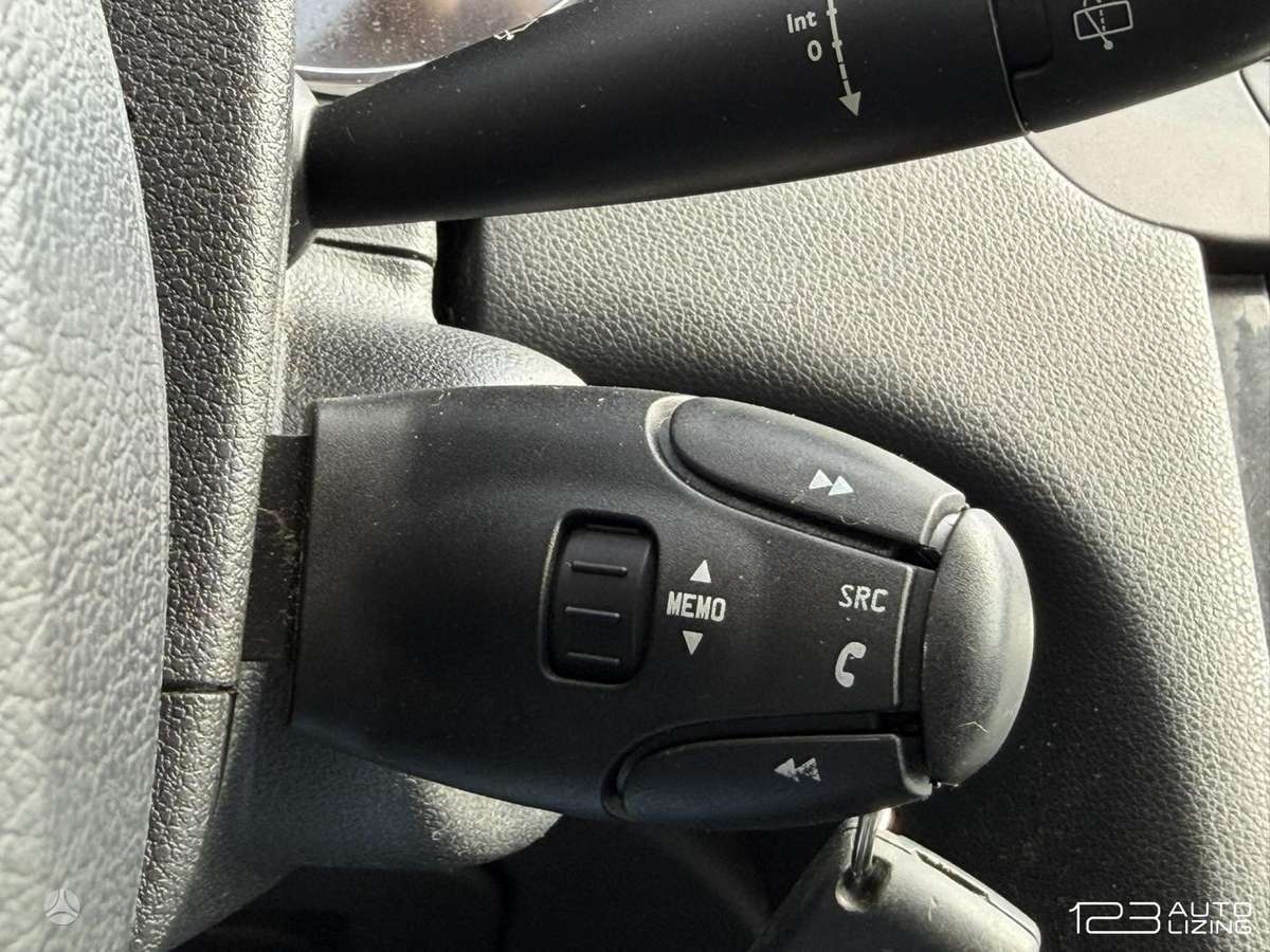 Peugeot 5008 2010 — photo 17