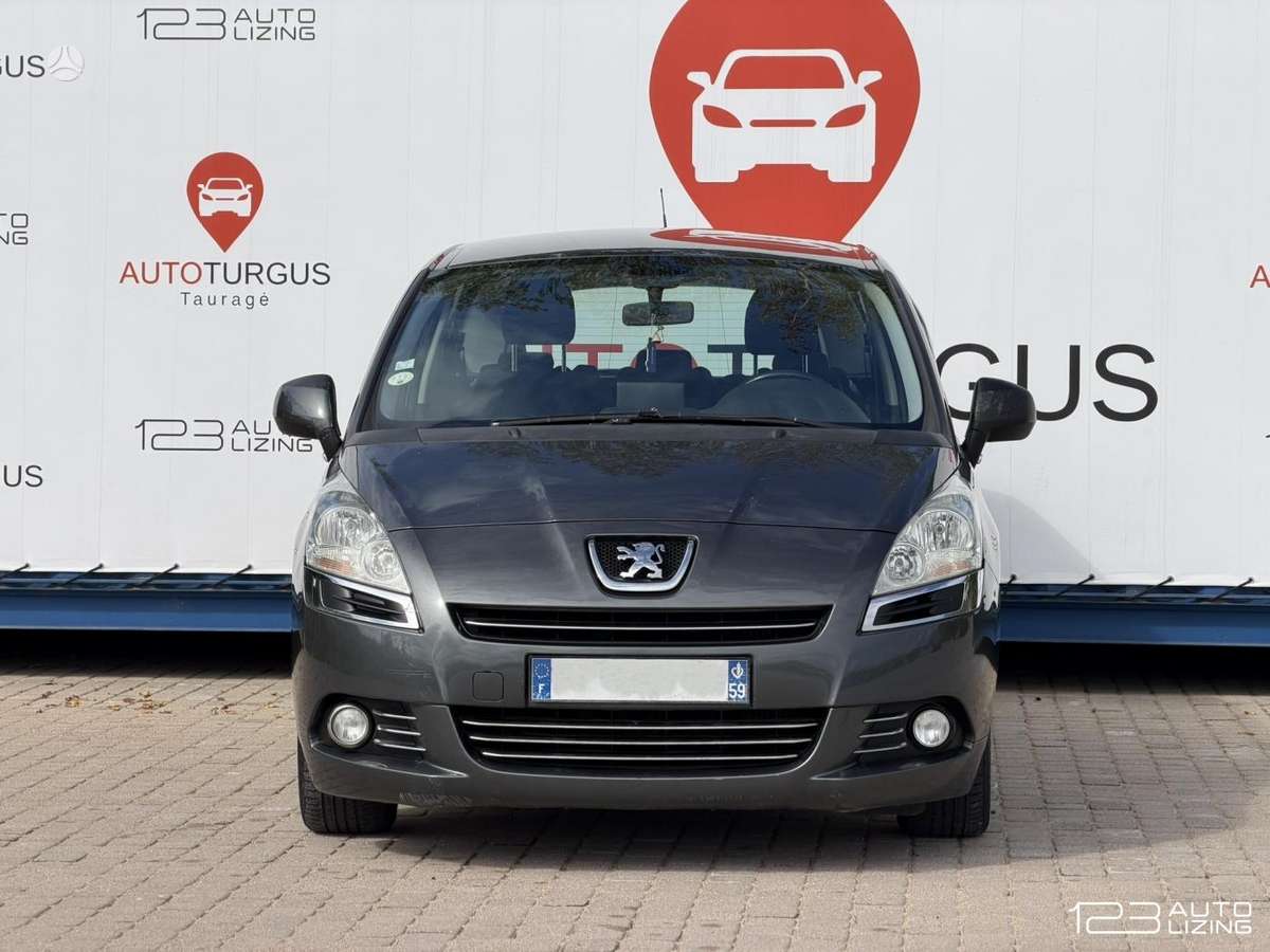 Peugeot 5008 2010 — rear view