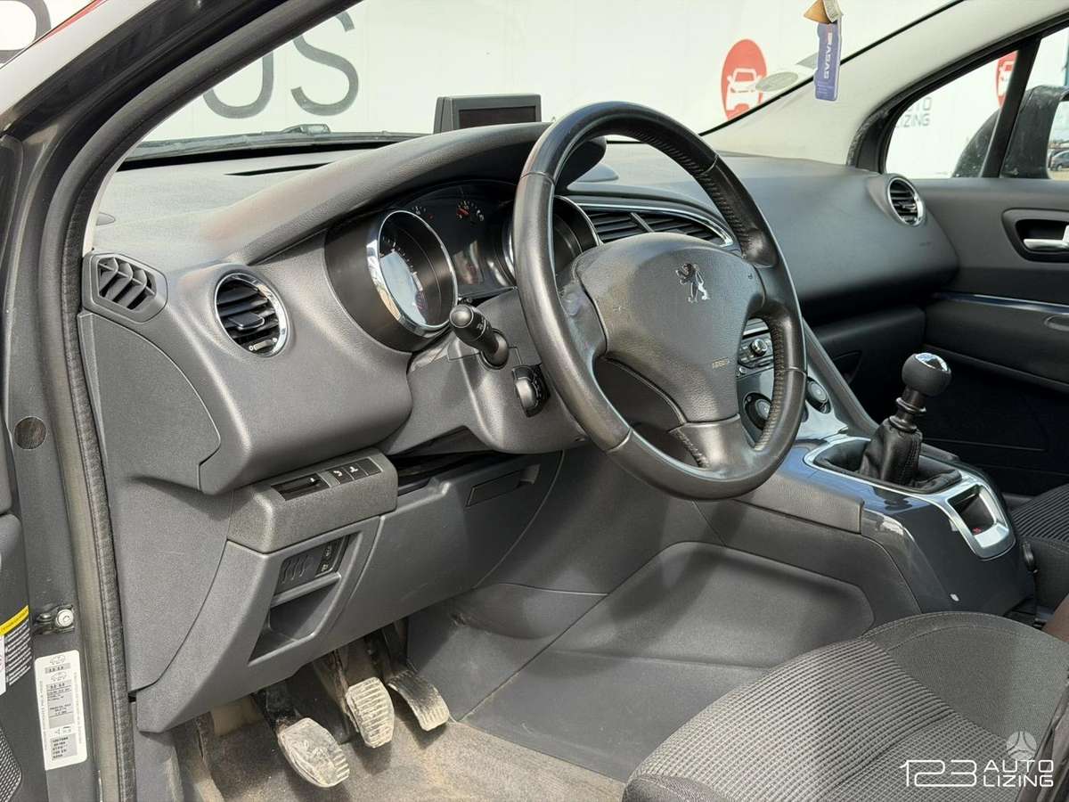 Peugeot 5008 2010 — photo 6