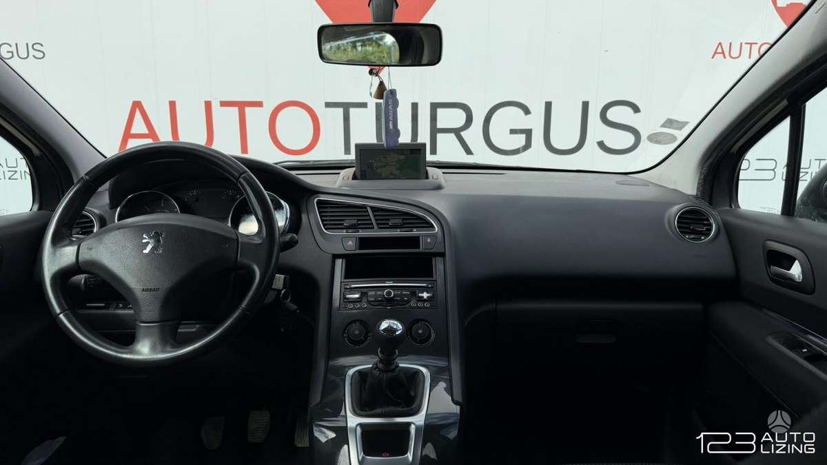 Peugeot 5008 2010 — photo 9