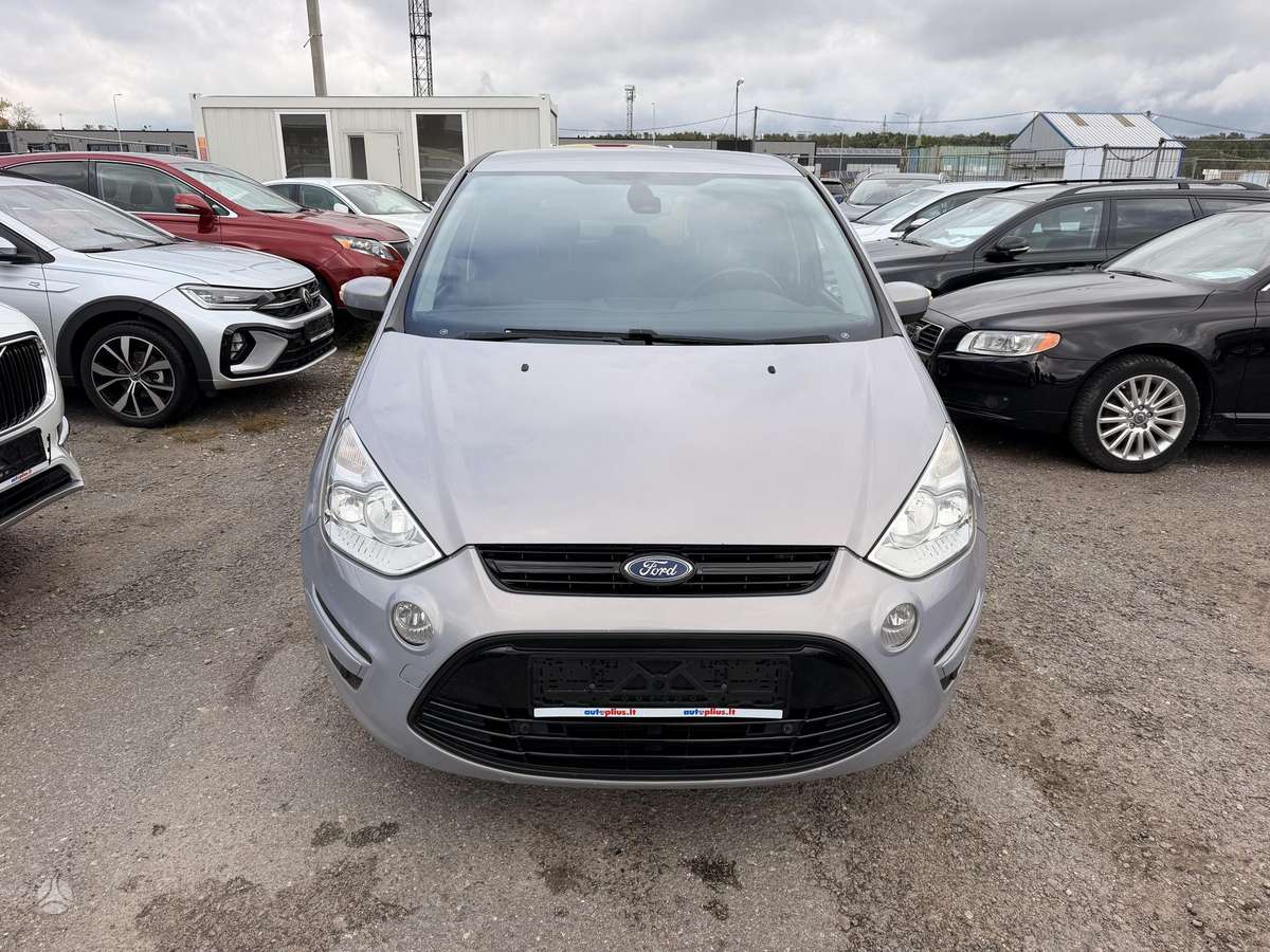 Ford S-MAX 2011 — салон