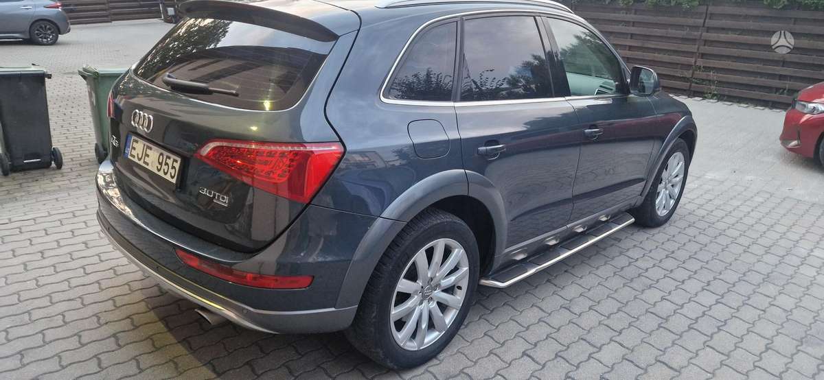 Audi Q5 2009 — photo 11