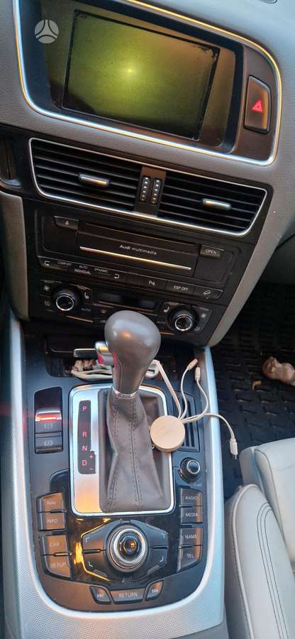 Audi Q5 2009 — photo 12