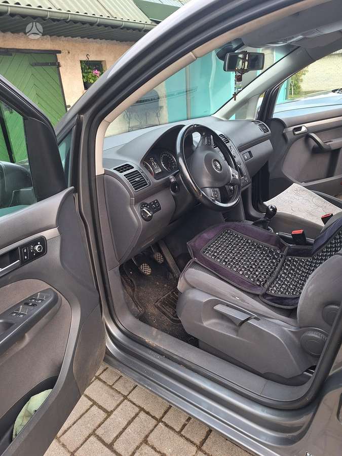 Volkswagen Touran 2013 — photo 5
