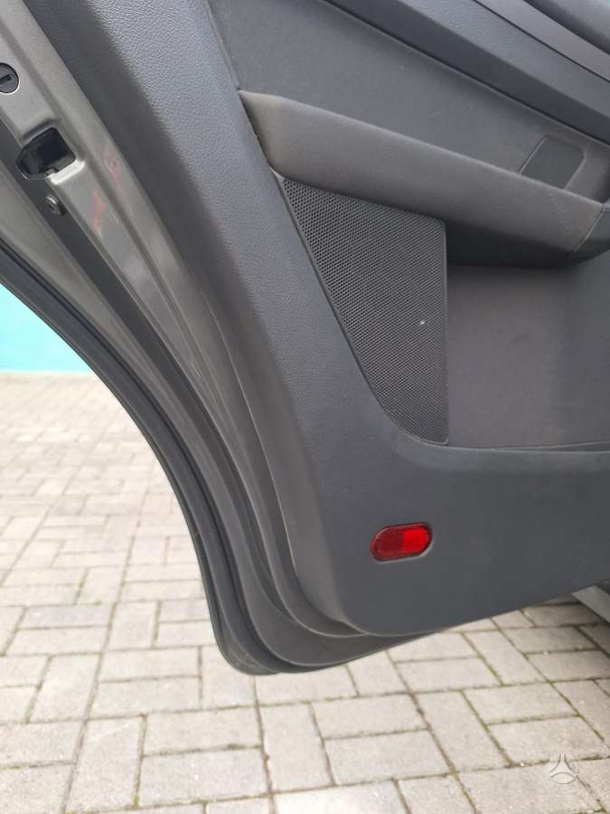 Volkswagen Touran 2013 — photo 8