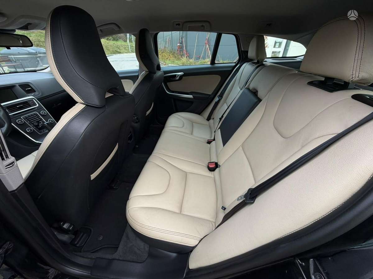 Volvo V60 2011 — photo 13