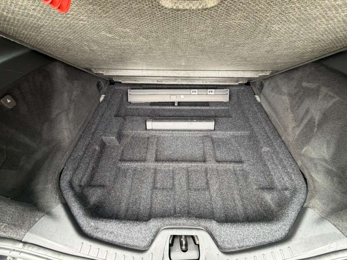 Volvo V60 2011 — photo 15