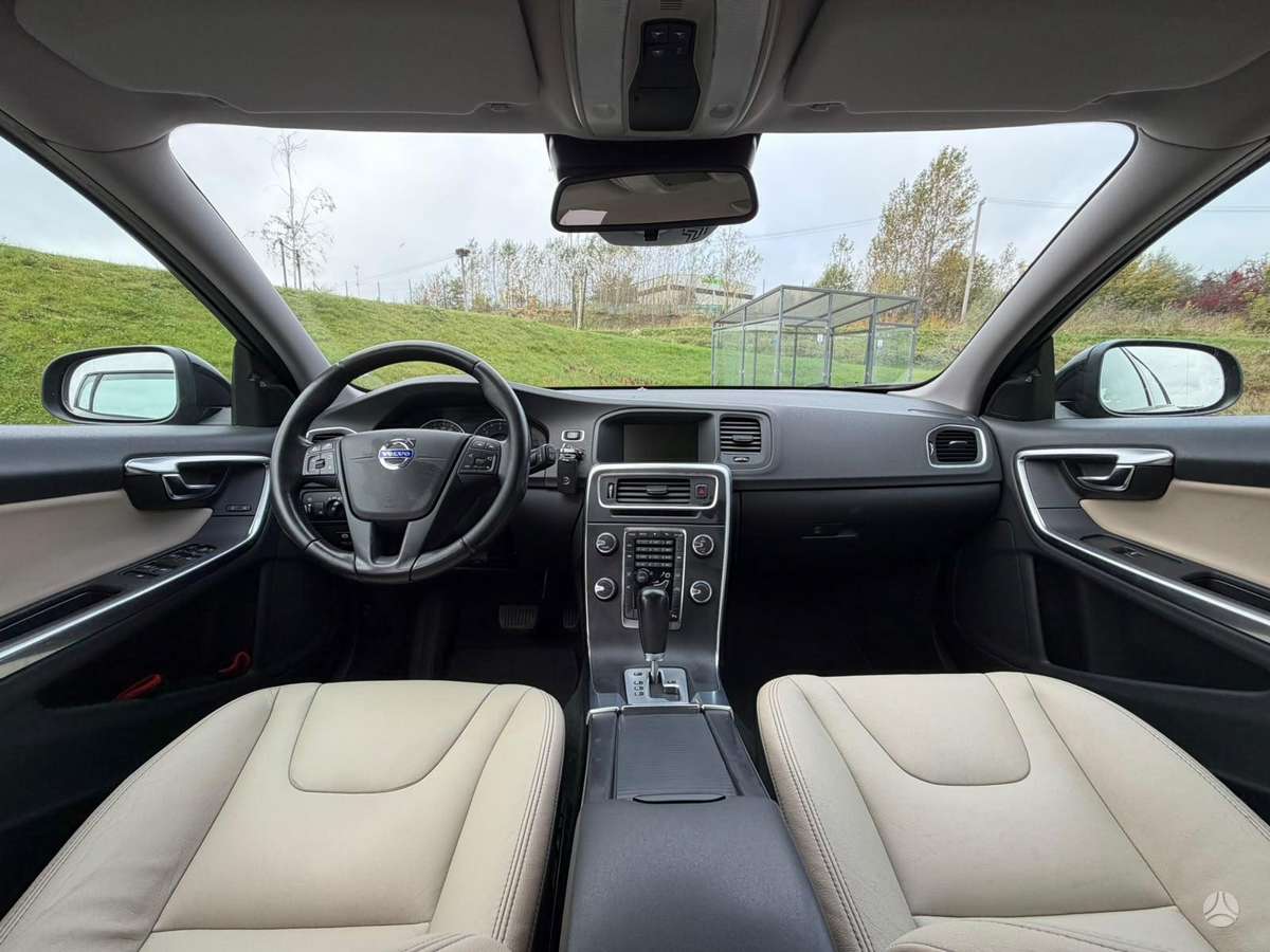 Volvo V60 2011 — photo 7