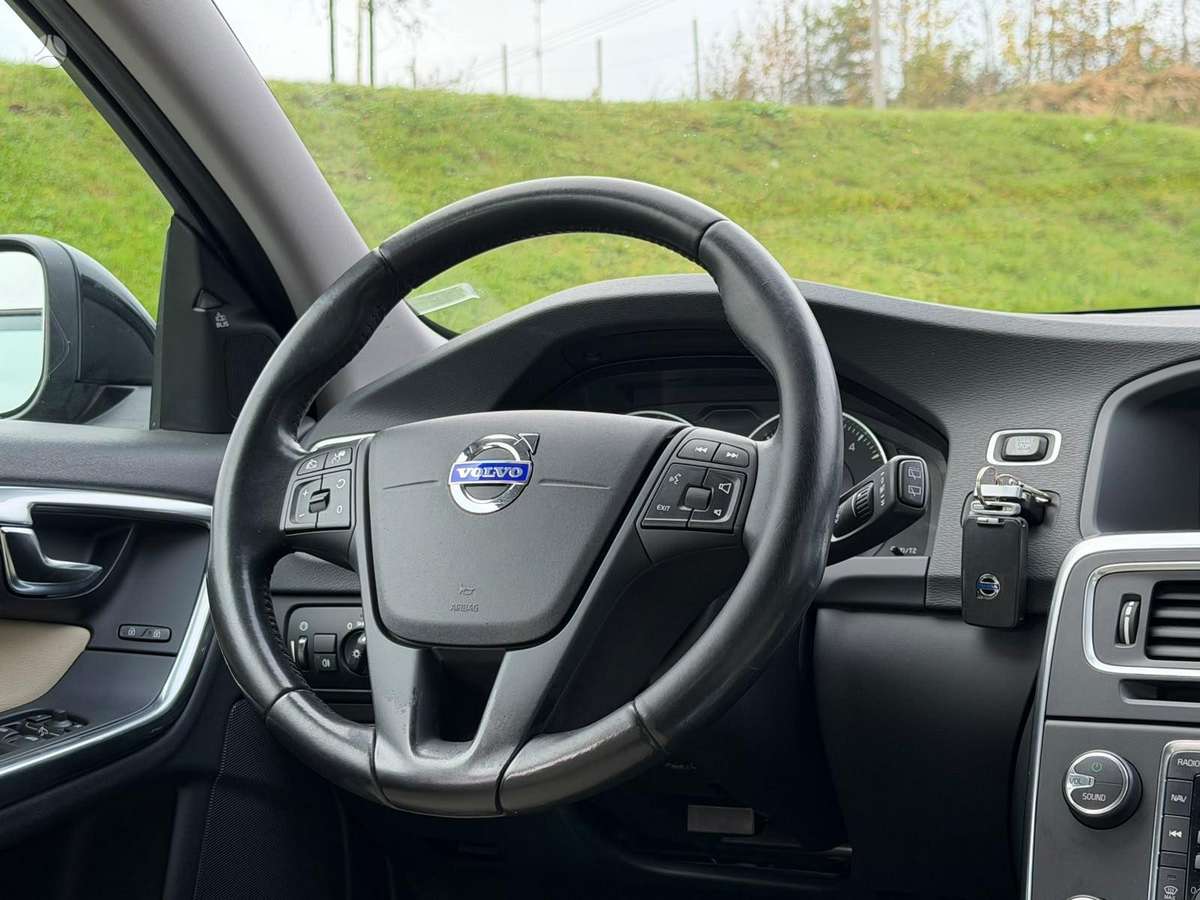 Volvo V60 2011 — photo 9