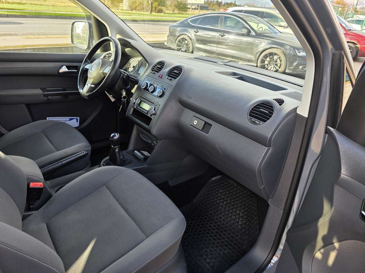 Volkswagen Caddy 2013 — photo 12