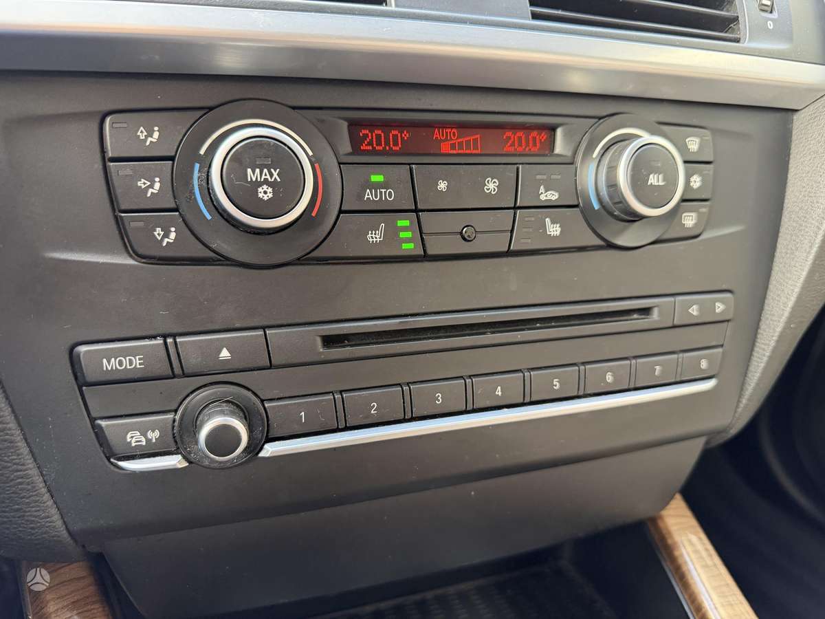 BMW X3 2012 — photo 21