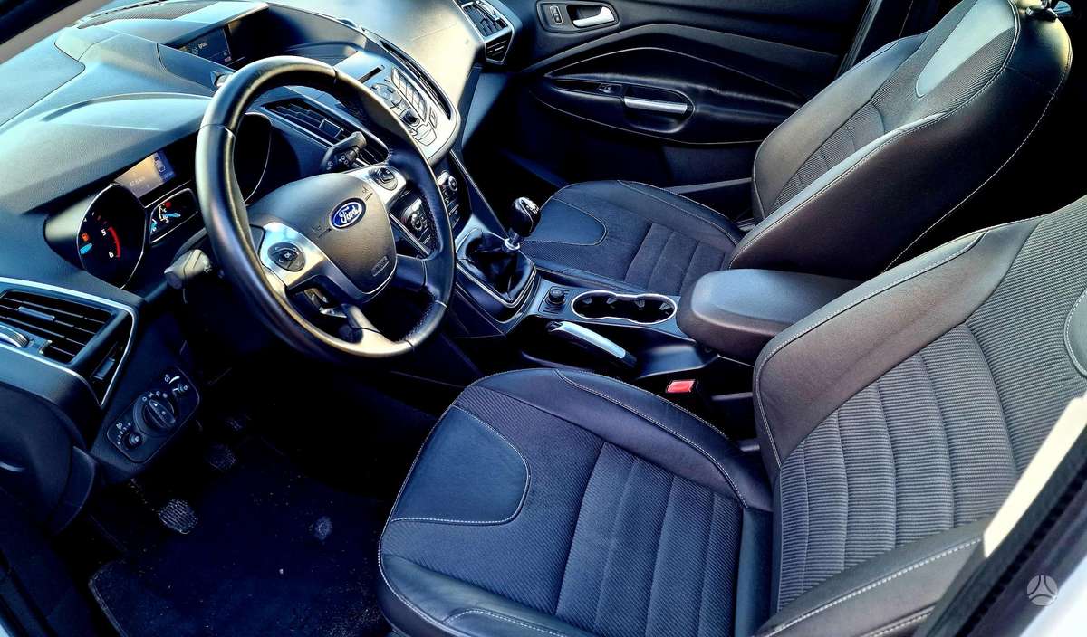 Ford Kuga 2013 — photo 14