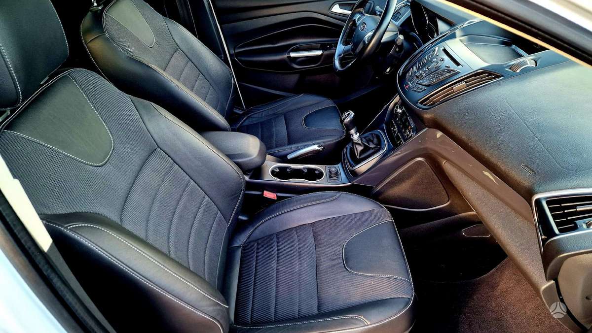 Ford Kuga 2013 — photo 15