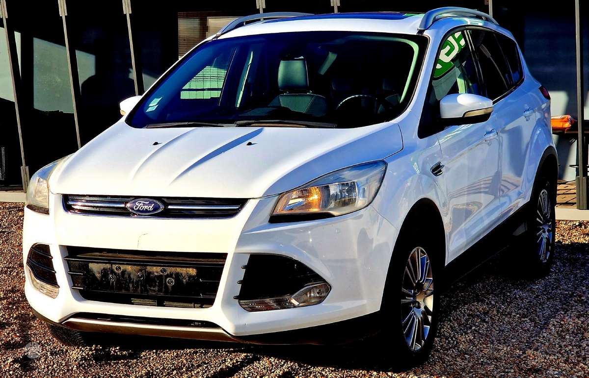 Ford Kuga 2013 — interior