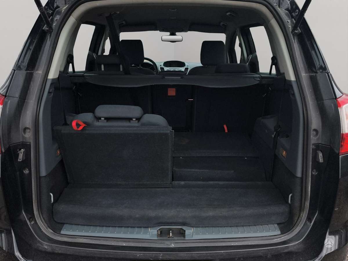Ford Grand 2012 — photo 11