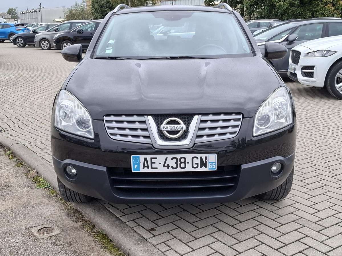 Nissan Qashqai 2009 — rear view