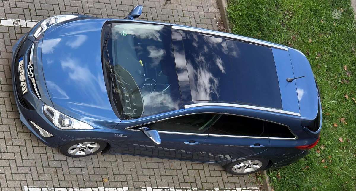 Hyundai i40 2013 — rear view