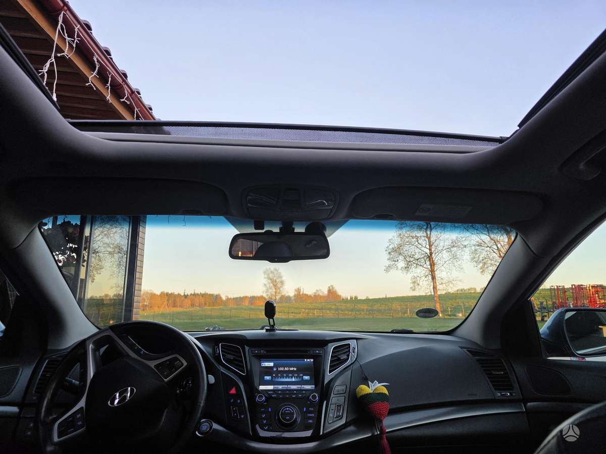 Hyundai i40 2013 — interior