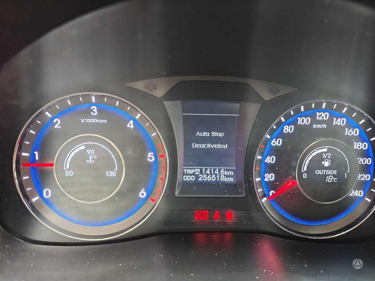 Hyundai i40 2013 — engine 1685 cm³, 116 HP (85kW)