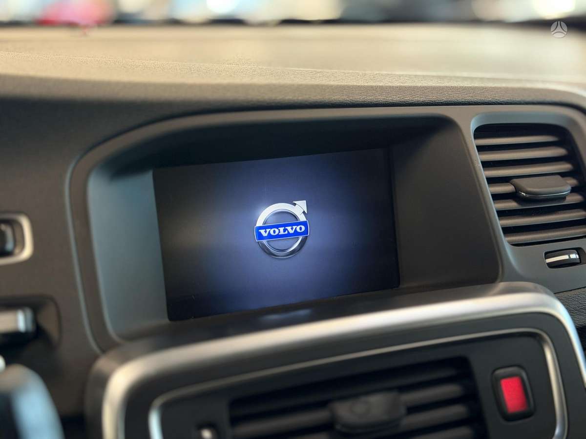 Volvo V60 2011 — photo 14