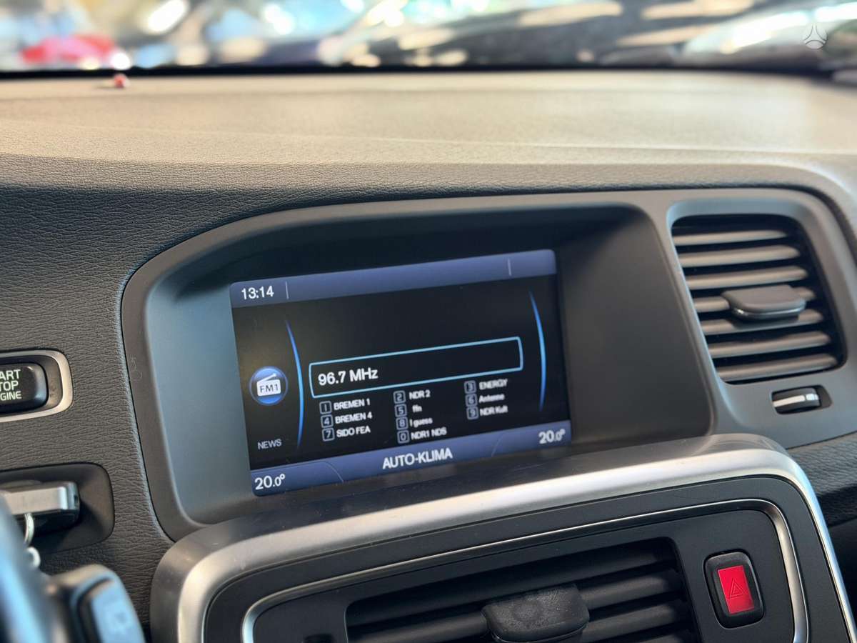 Volvo V60 2011 — photo 16