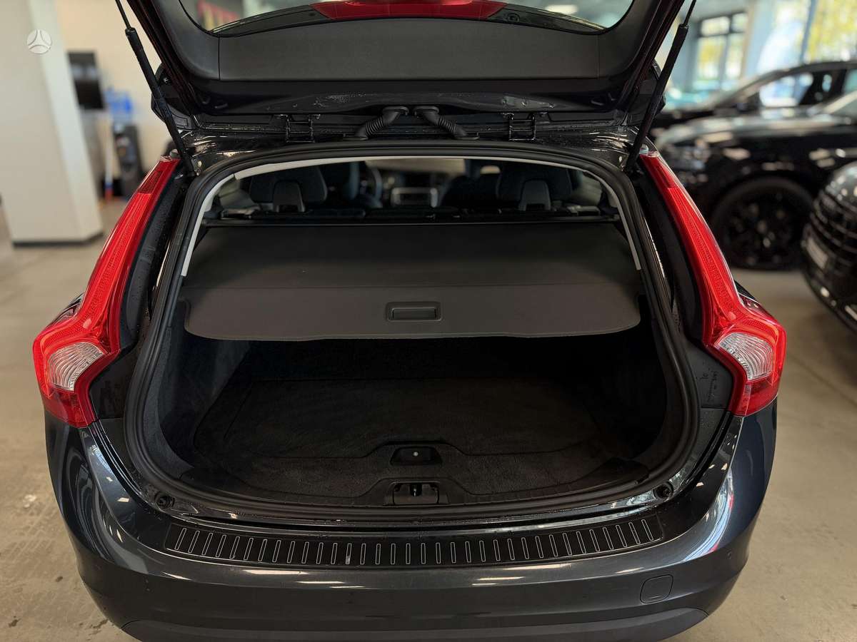 Volvo V60 2011 — photo 17