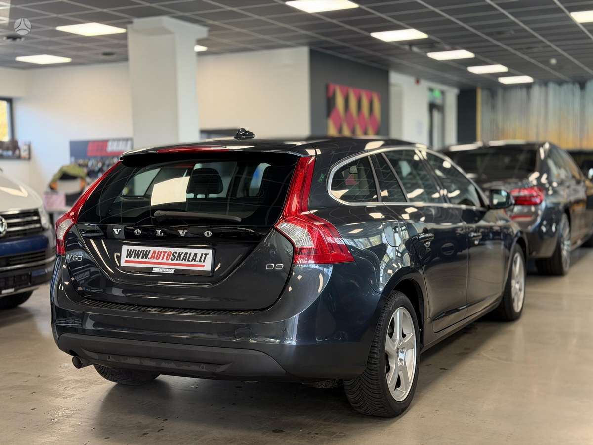 Volvo V60 2011 — photo 20