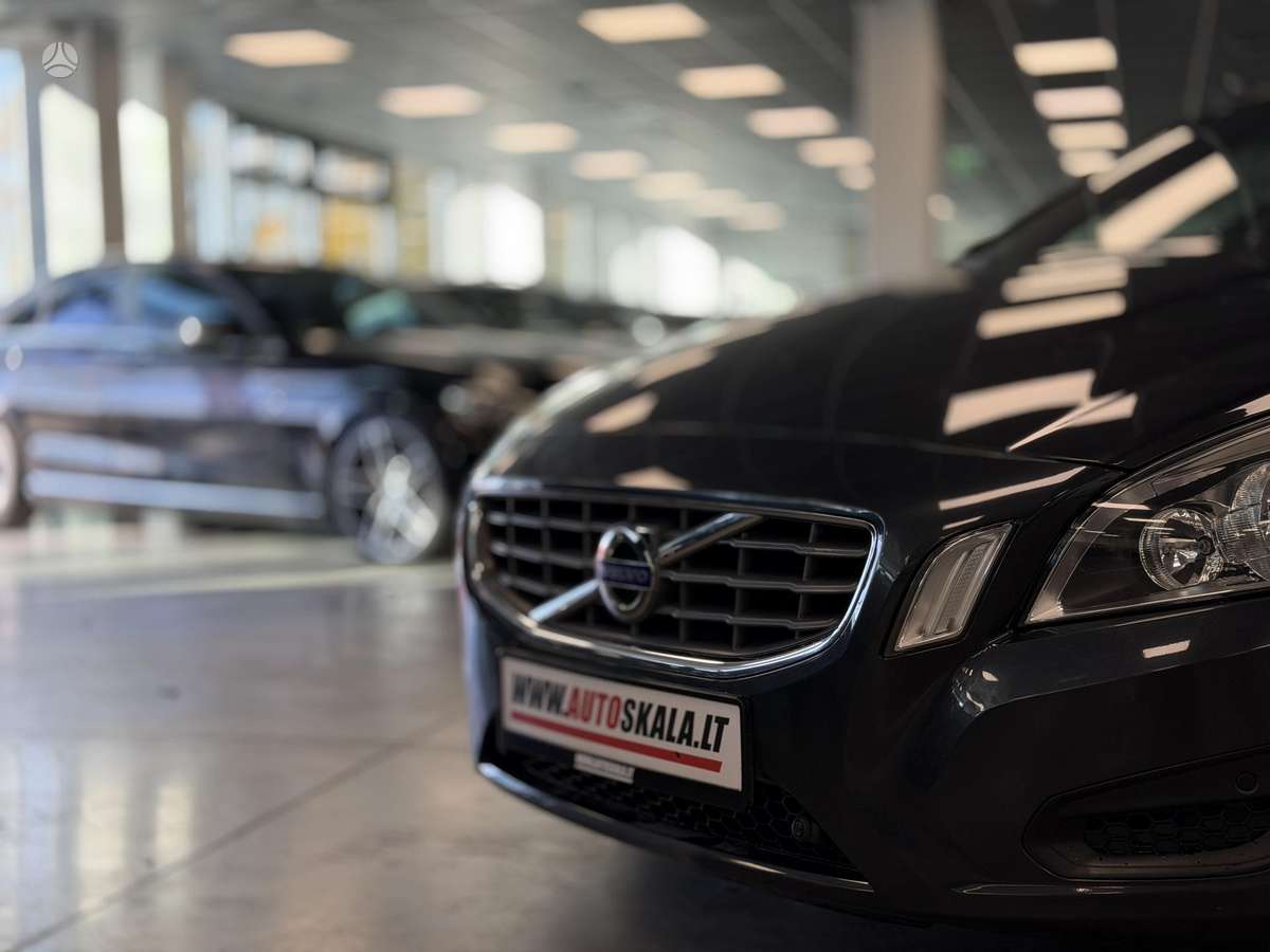 Volvo V60 2011 — photo 21