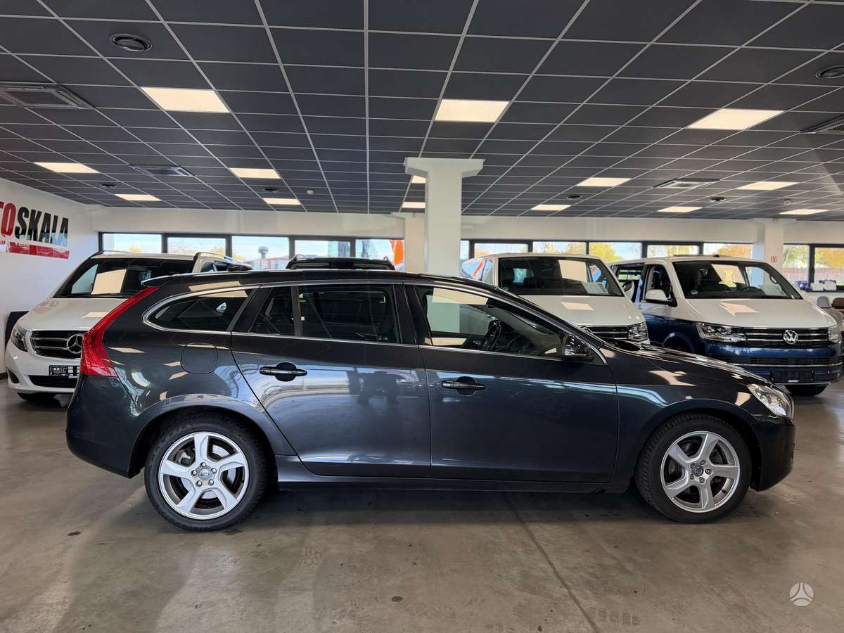 Volvo V60 2011 — engine 1984 cm³, 163 HP (120kW)