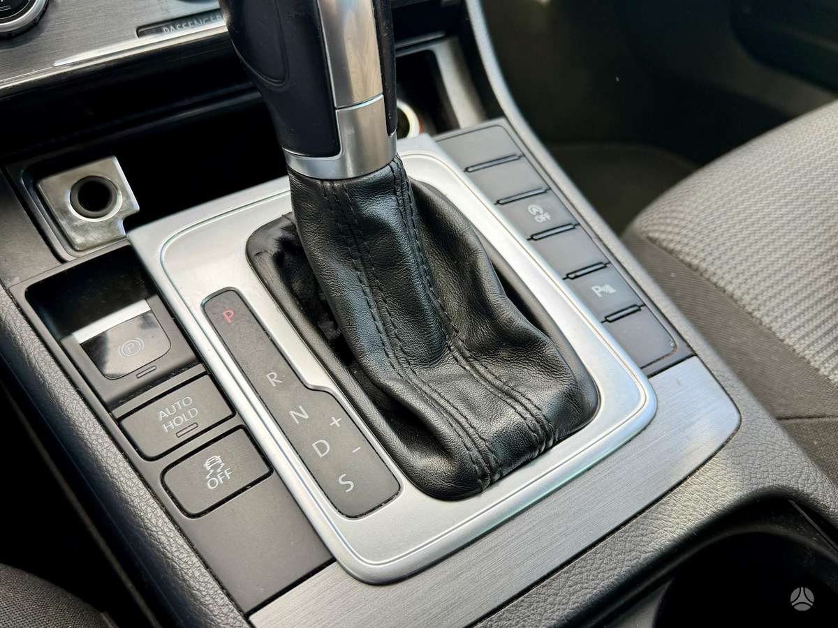 Volkswagen Passat 2014 — photo 12
