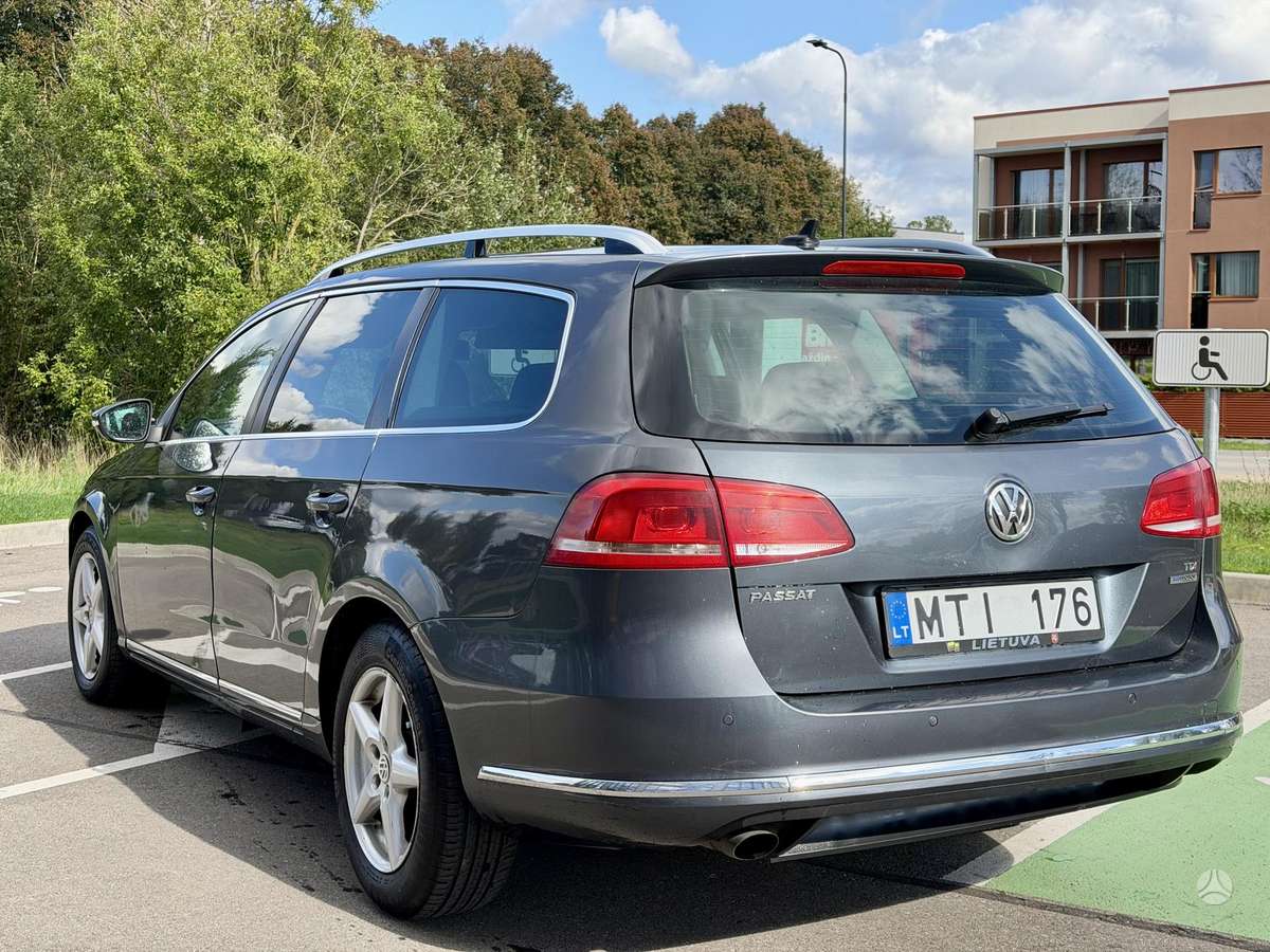 Volkswagen Passat 2014 — interior