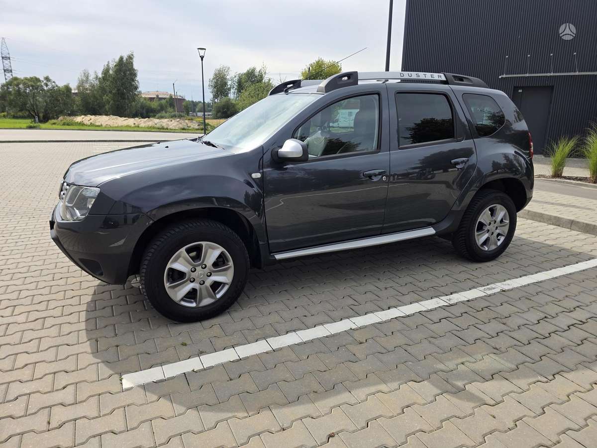 Dacia Duster 2014 — rear view