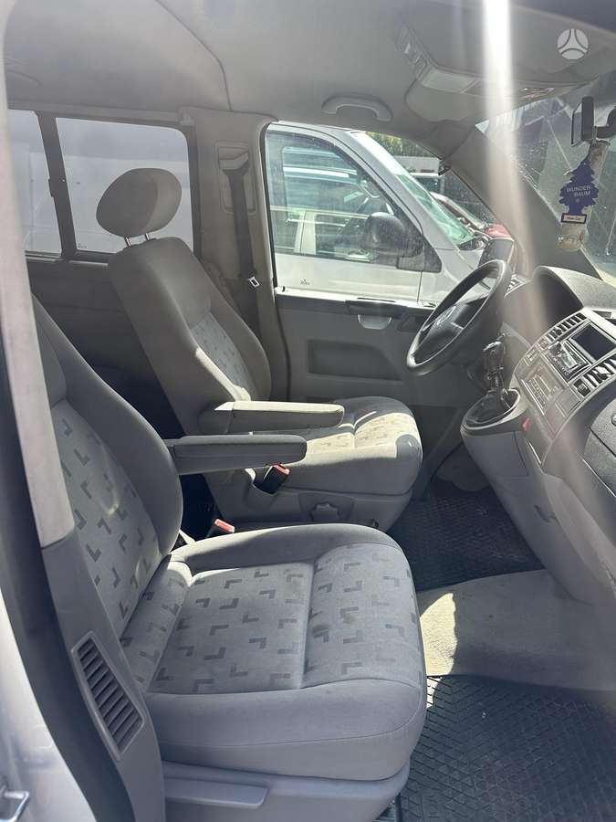 Volkswagen Caravelle 2006 — photo 12